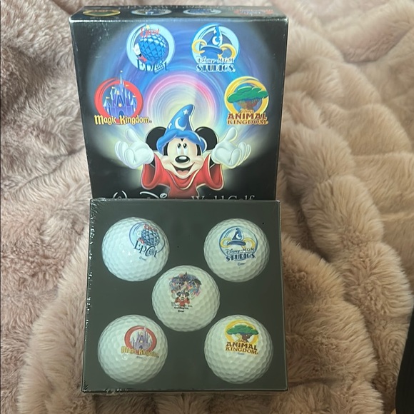 NIB Disney Themed Golf Ball Collection with Park Logos - Picture 1 of 8